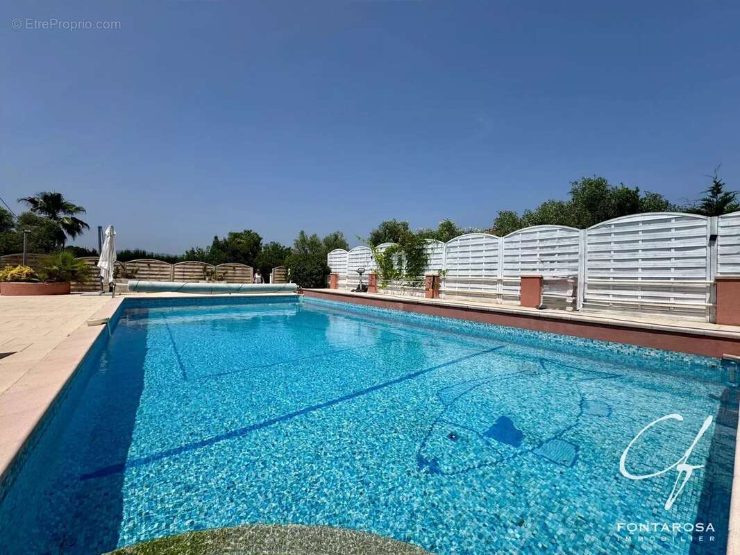 Maison à PUGET-SUR-ARGENS