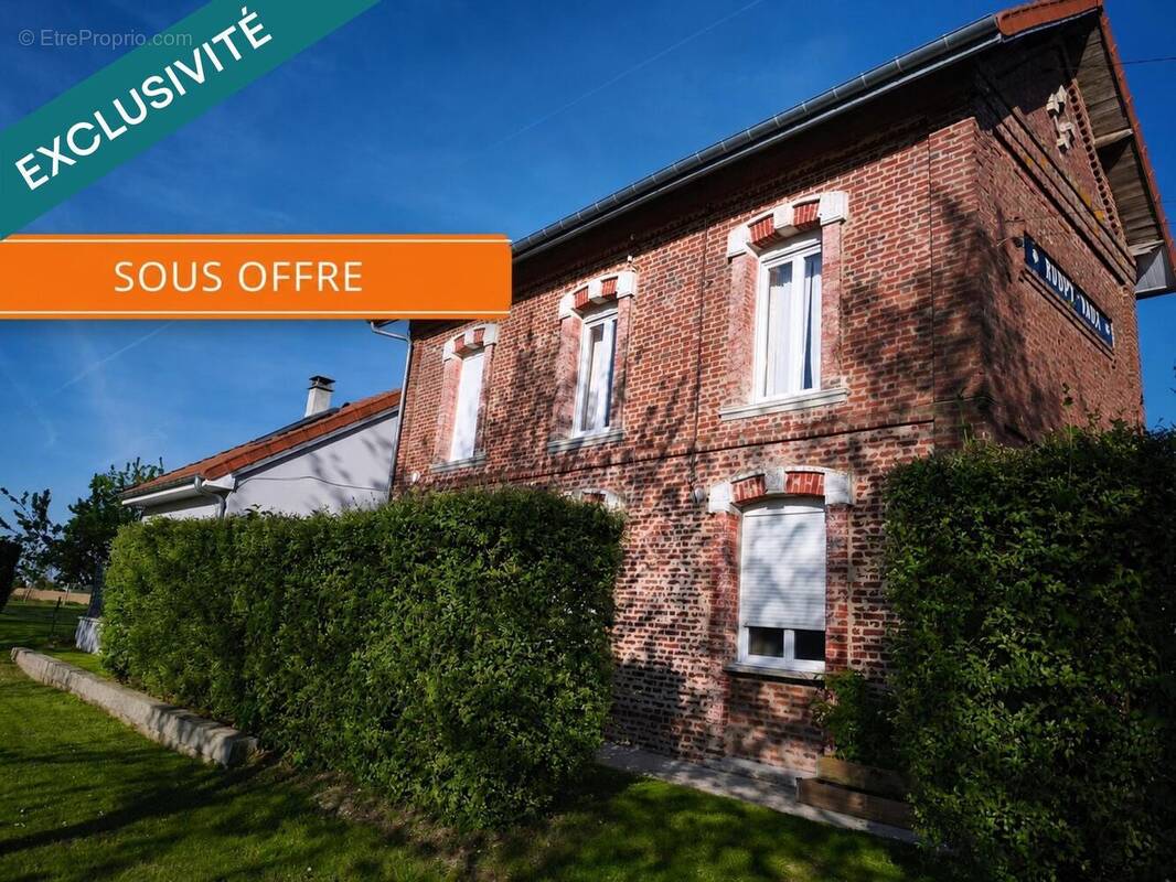 Photo 1 - Maison à ETREILLERS