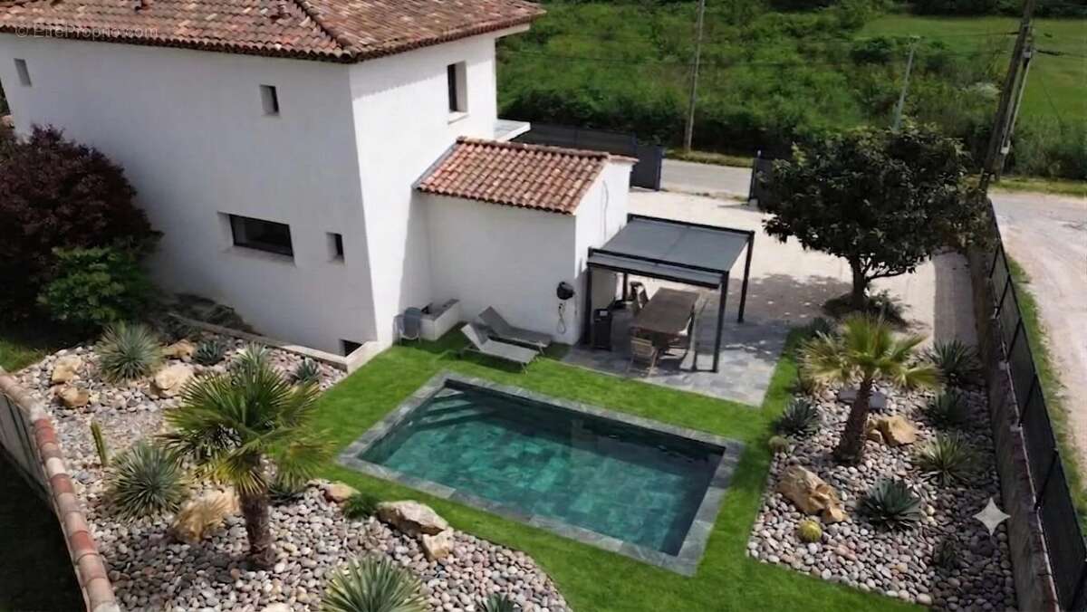 Maison à FORCALQUEIRET