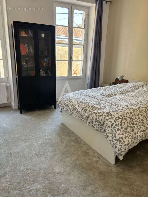 Ensemble immobilier à Fontenay Le Comte - photo 7
