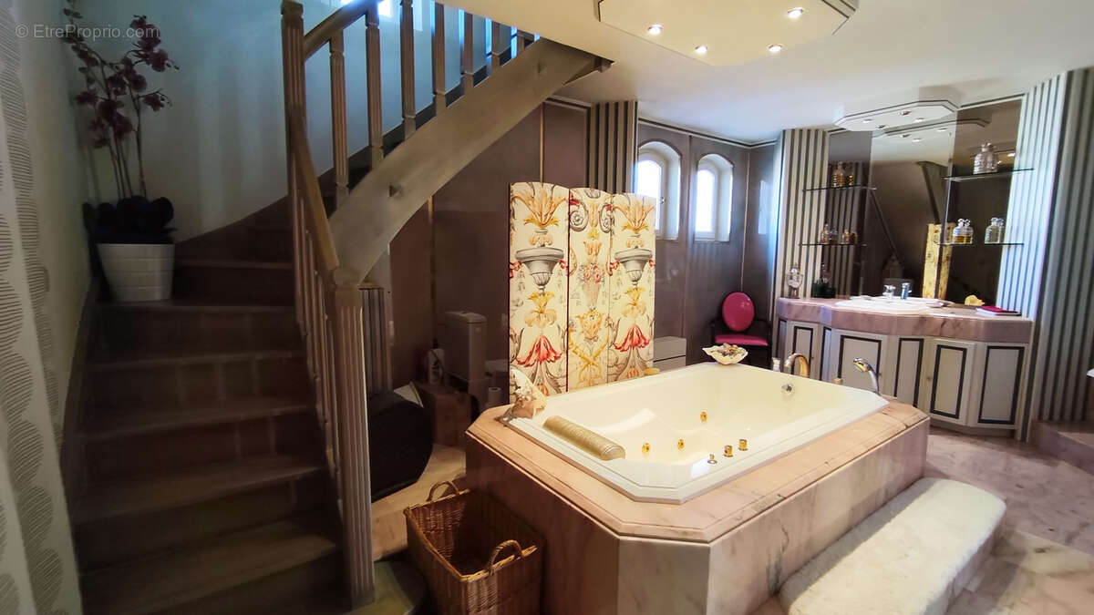 Maison à SAINT-MARTIN-DE-VALGALGUES