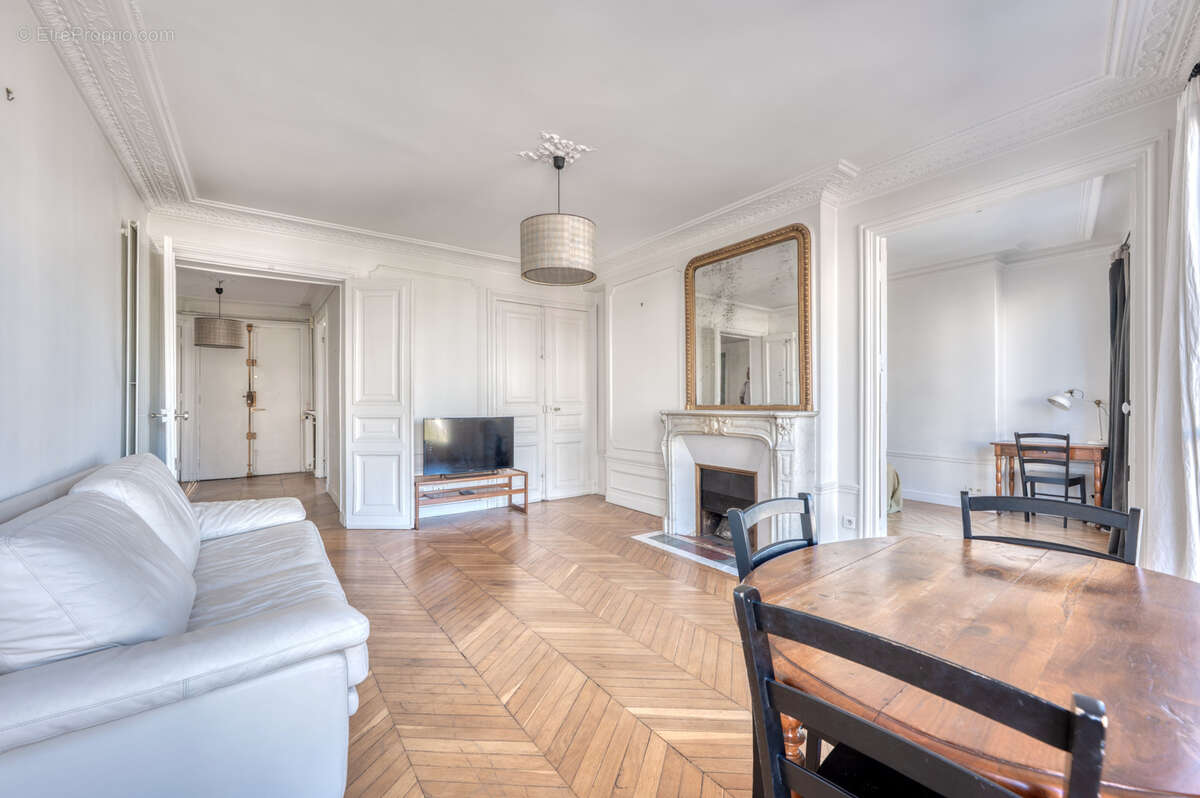 Appartement à PARIS-9E