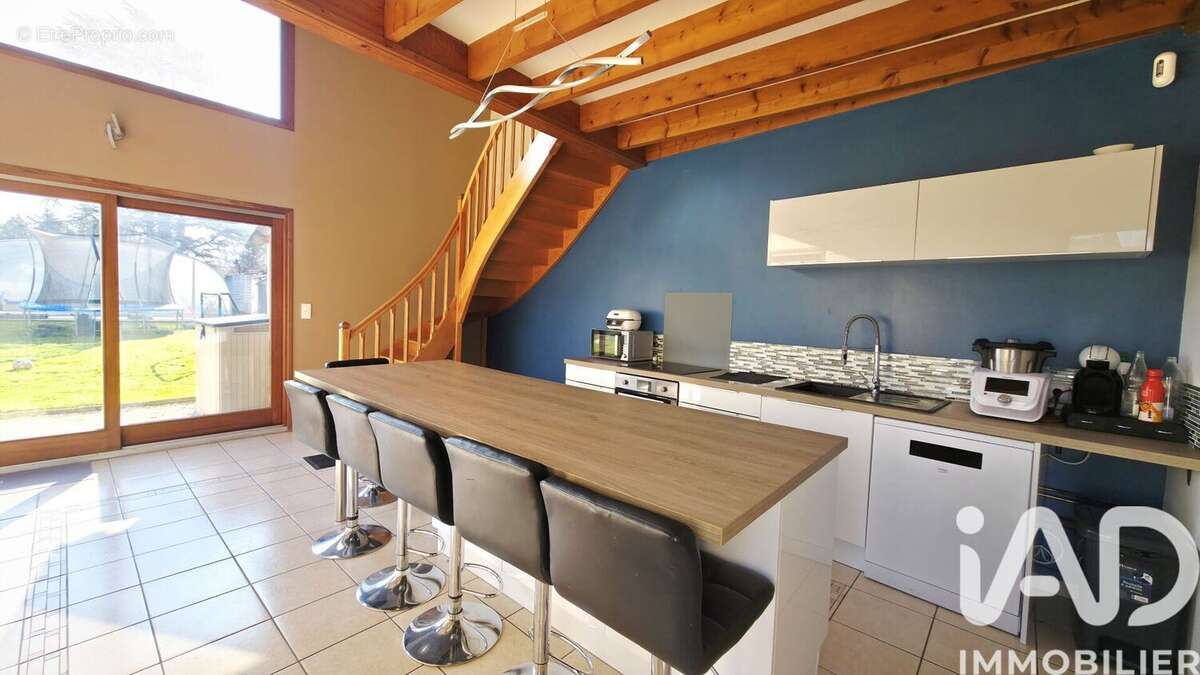 Photo 3 - Maison à VEAUCHE