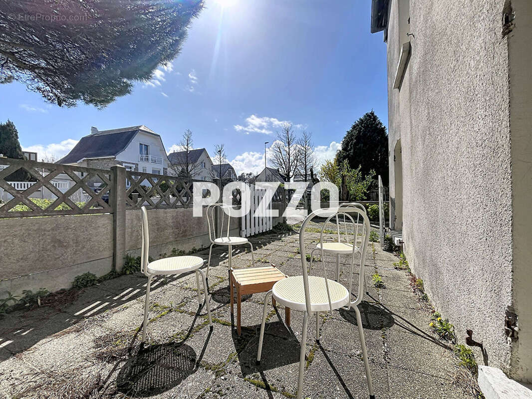 Appartement à DONVILLE-LES-BAINS