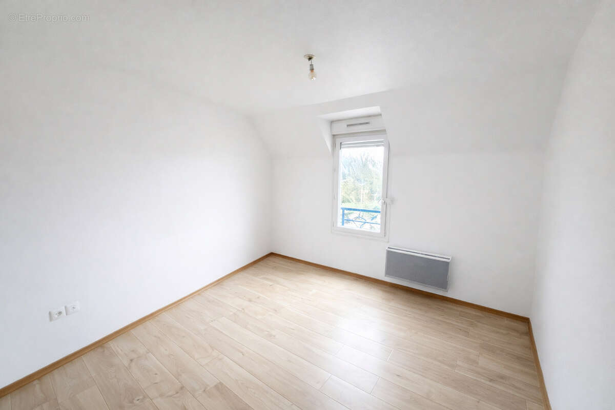 Appartement t2 de 49 m2 en dernier etage persan - photo 4