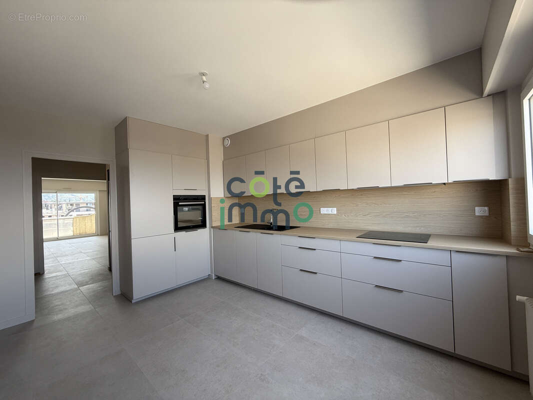 A vendre thonon centre ville appartement t3 entierement renove avec vue sur le lac - photo 5