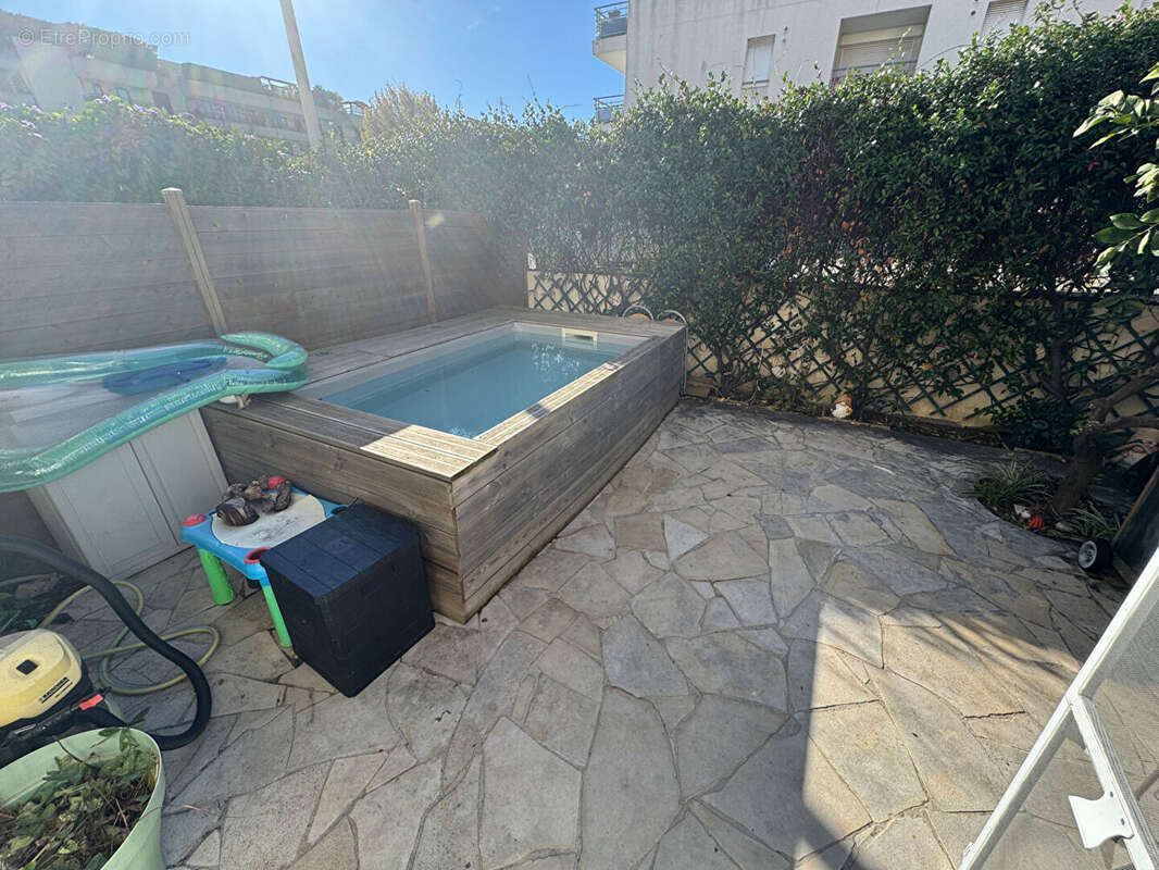 Maison à SAINT-LAURENT-DU-VAR