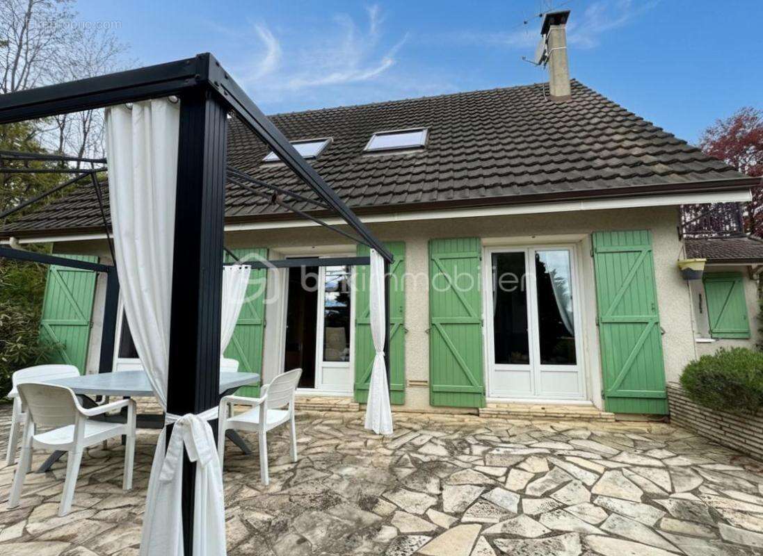 Maison à SAINT-GERMAIN-LES-ARPAJON