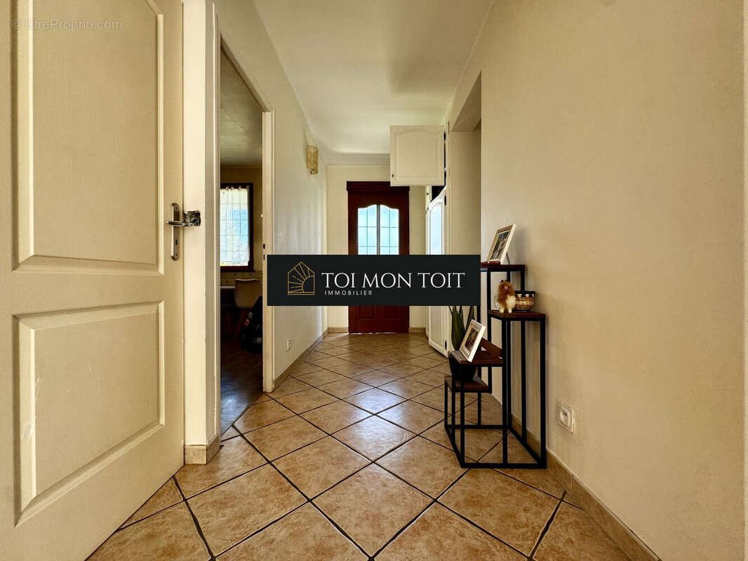 Maison 136 m² à Plailly  - photo 2