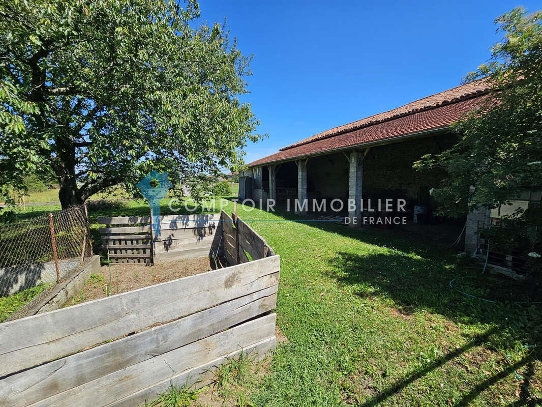 A vendre- Martres de rivière 31210 - Maison corps de ferme rénové T4 de 165 m2 avec dépendances - photo 13