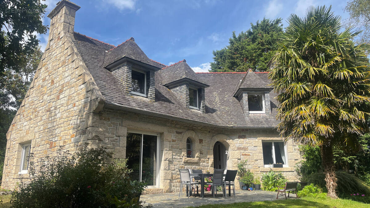 Maison à SAINT-THEGONNEC