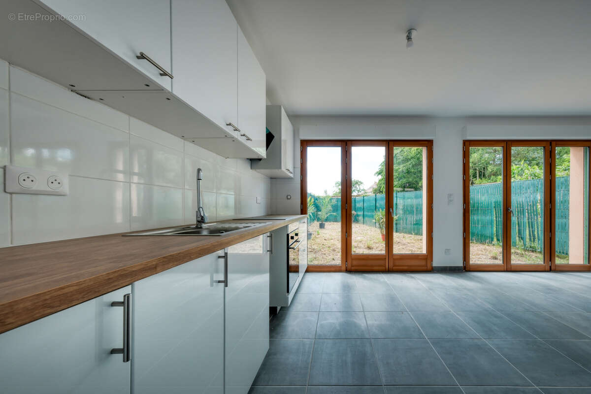 Maison à BONNELLES