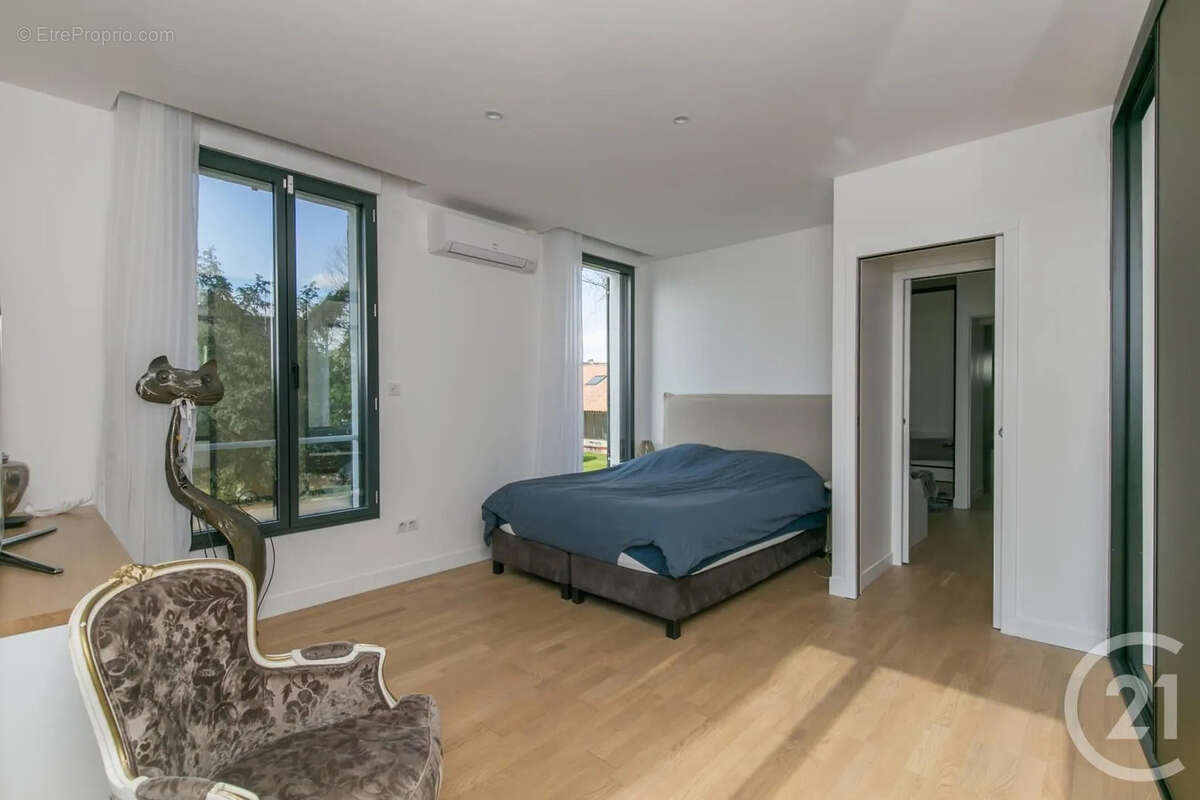 Maison à SAINT-MAUR-DES-FOSSES