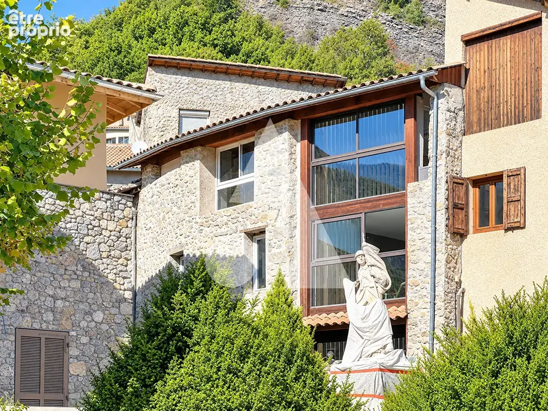 Maison ancienne de caractère avec double garage et beau potentiel - La Saulce (05) ! - photo 6