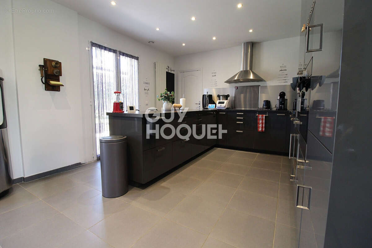 Maison à VERNEUIL-L'ETANG