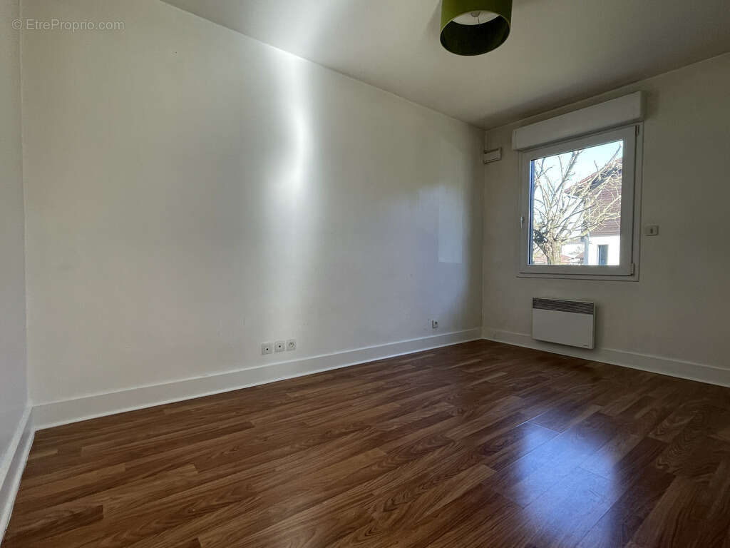 T2, balcon + box et stationnement - photo 9