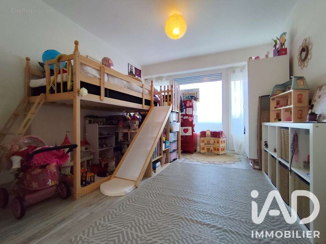 Appartement 65 m² à Saint-Jean-De-La-Ruelle  - photo 4