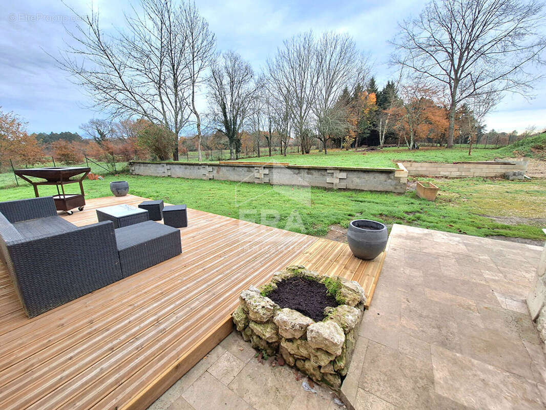 Maison à MONTPON-MENESTEROL