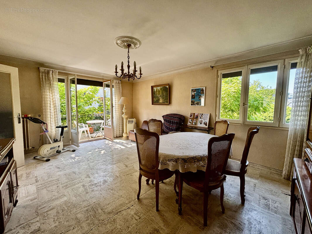 Maison à SARTROUVILLE