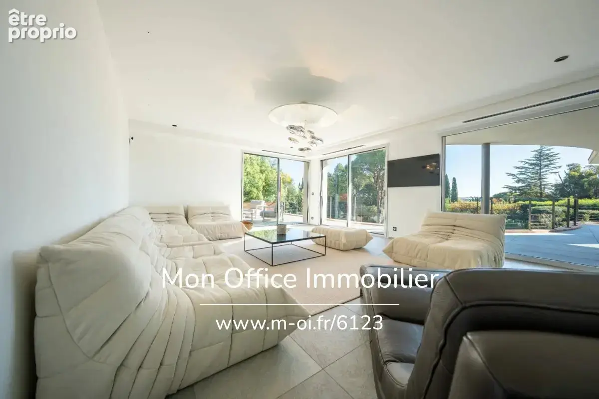 Référence : 6123-NGU. - Maison 6 pièces - 240m2 - 4 chambres - Vue MER - Piscine - Garage - photo 9
