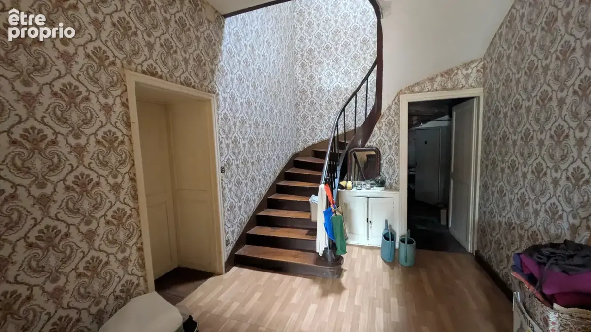 Saint-hippolyte - propriété de caractère - 8 chambres - 275 m² - nombreuses dépendances - photo 3