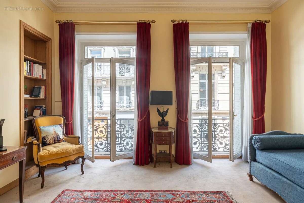 Appartement à PARIS-8E