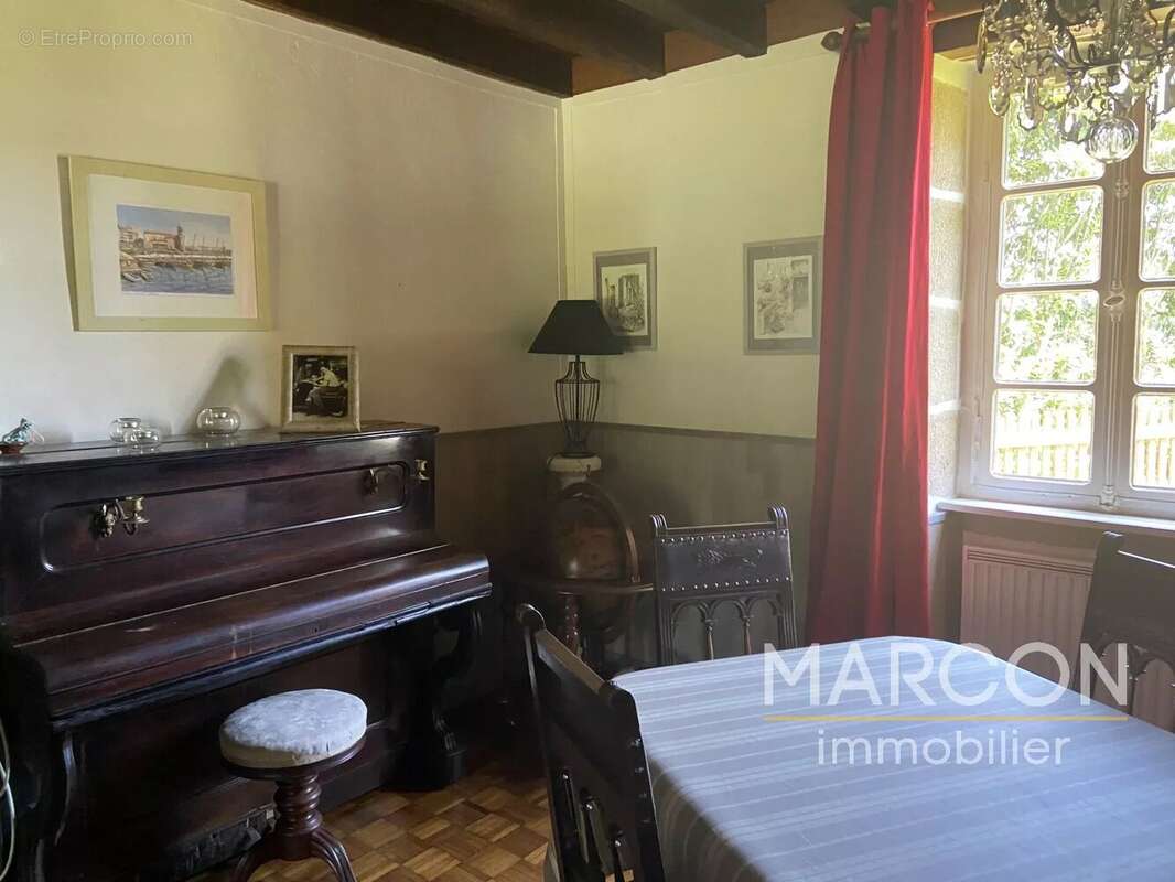 Maison à MAISON-FEYNE