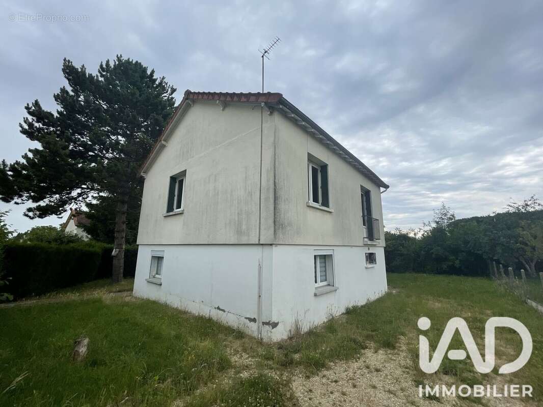 Maison 93 m² à Hery  - photo 6