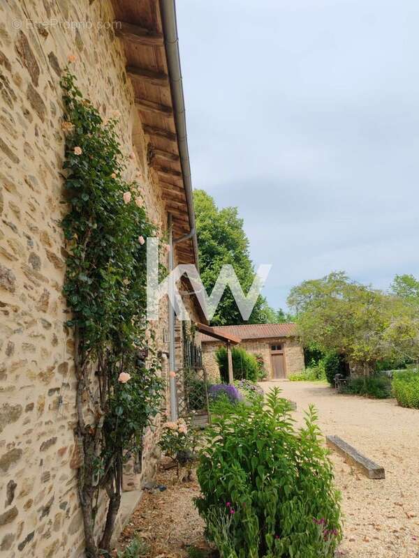 Maison à BUSSIERE-GALANT