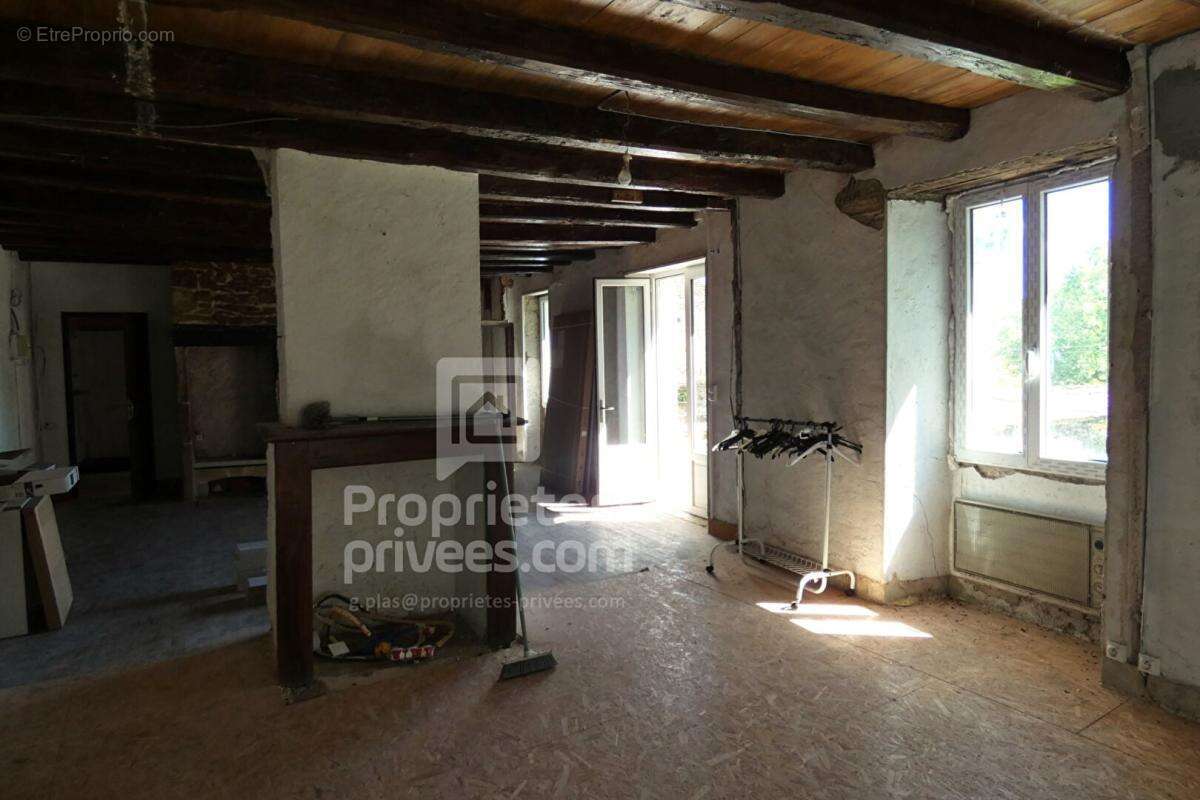 Maison ancienne à restaurer, fort potentiel + Jardin 2000 m² - photo 9