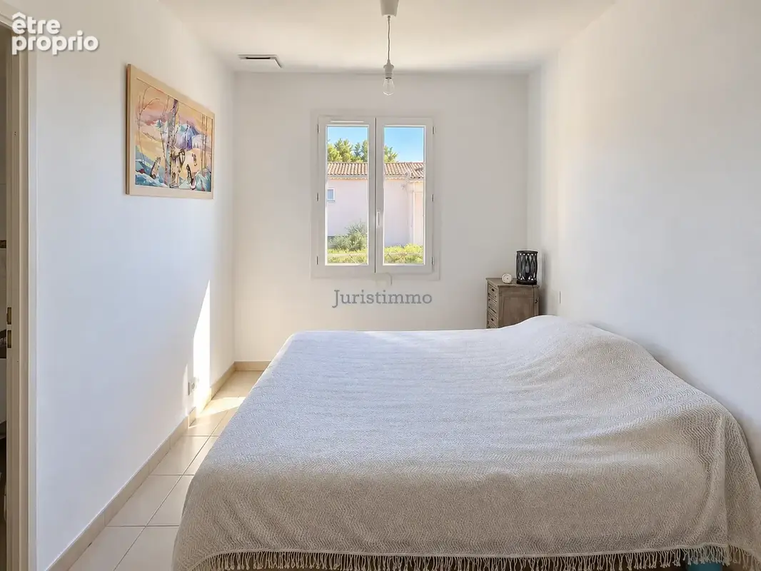 Charmante maison 'Prête à vivre', 3 chambres, jardin arboré garage et climatisation. - photo 4