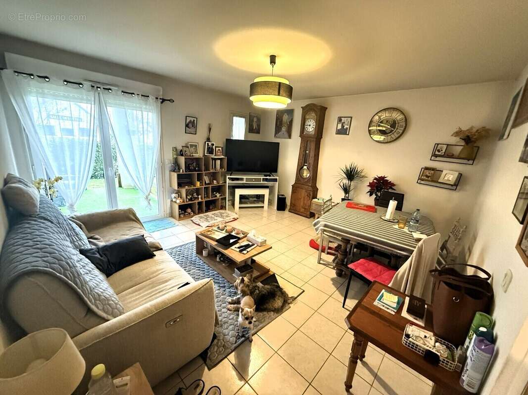 Appartement à PAZAYAC
