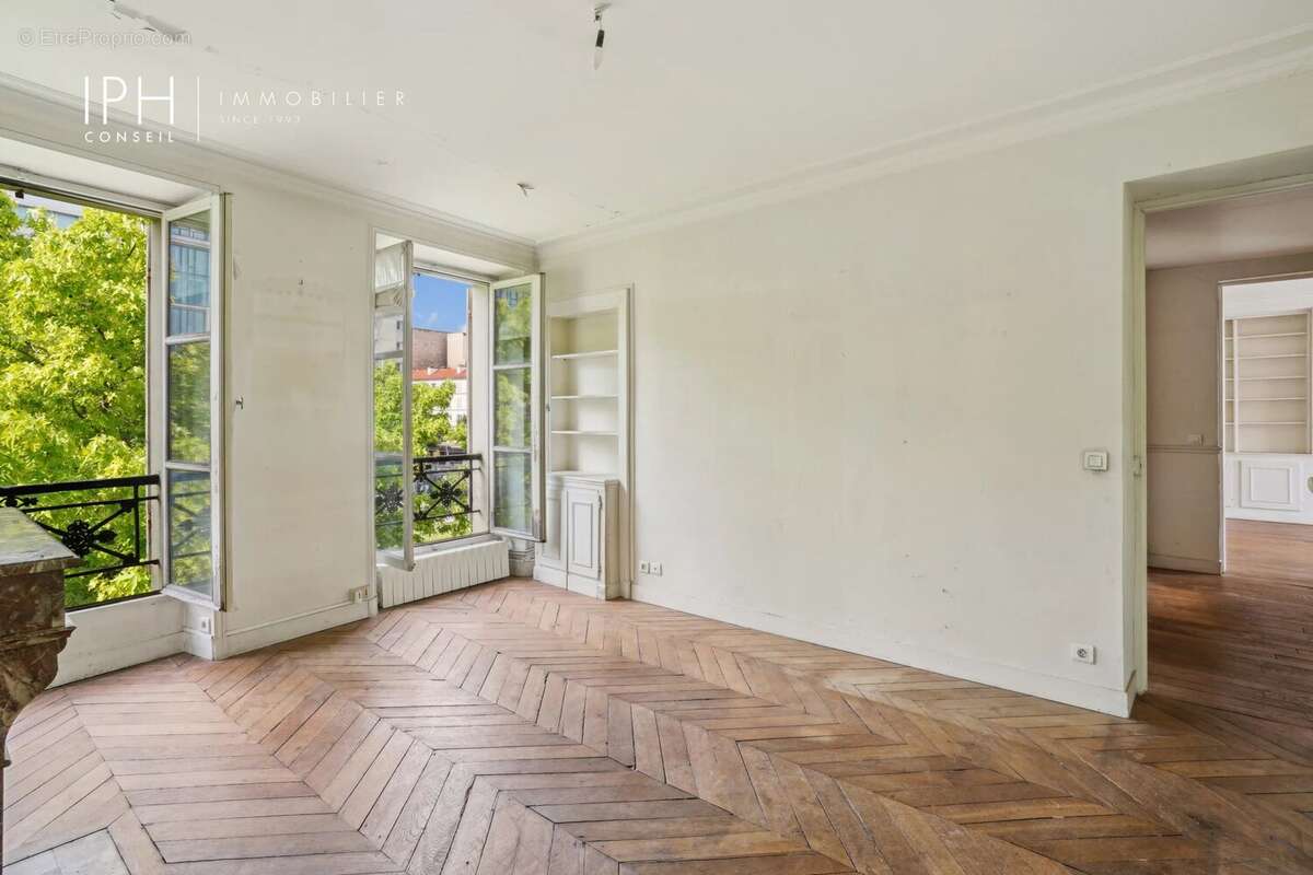 Appartement à NEUILLY-SUR-SEINE