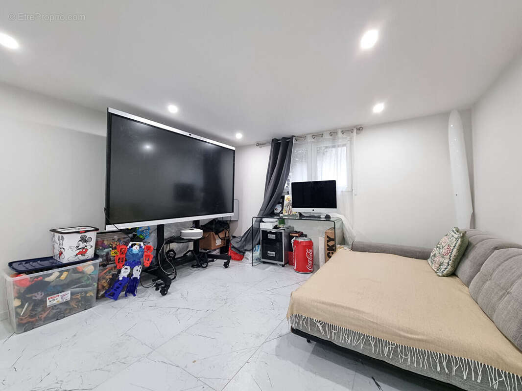 Maison à LE PERREUX-SUR-MARNE