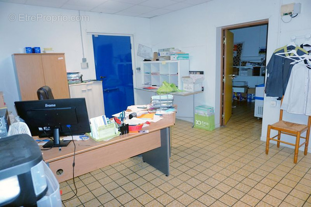 Commerce à PARAY-LE-MONIAL