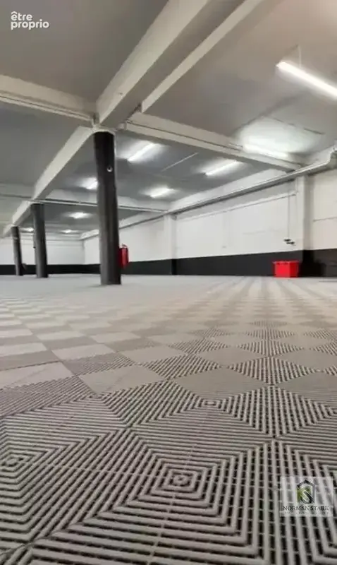 Droit au bail entrepôt avec bureaux à vendre proche Monaco – Stockage, vente, dépôt-vente auto, parking 600 m², accès camion, zo - photo 4