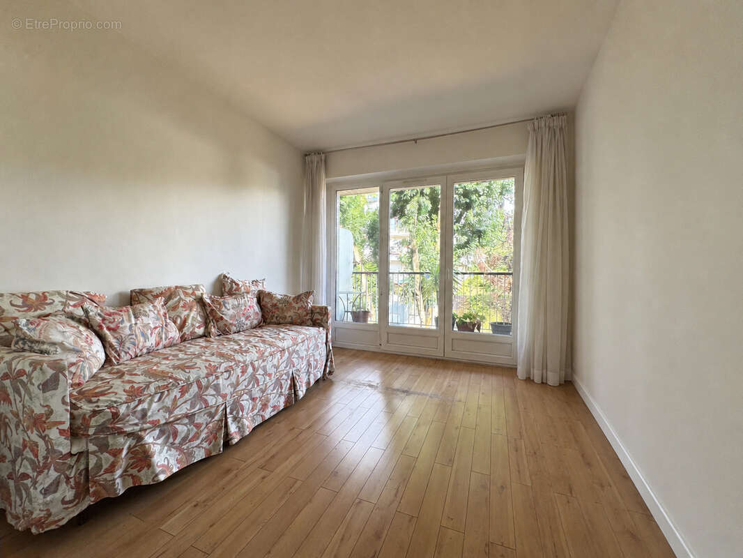 Appartement - 117,35 m2 - 5 pièces - photo 7