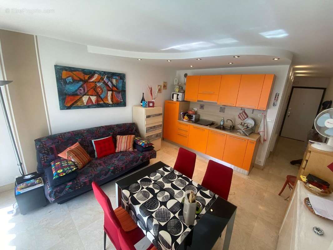 Appartement à ROQUEBRUNE-CAP-MARTIN