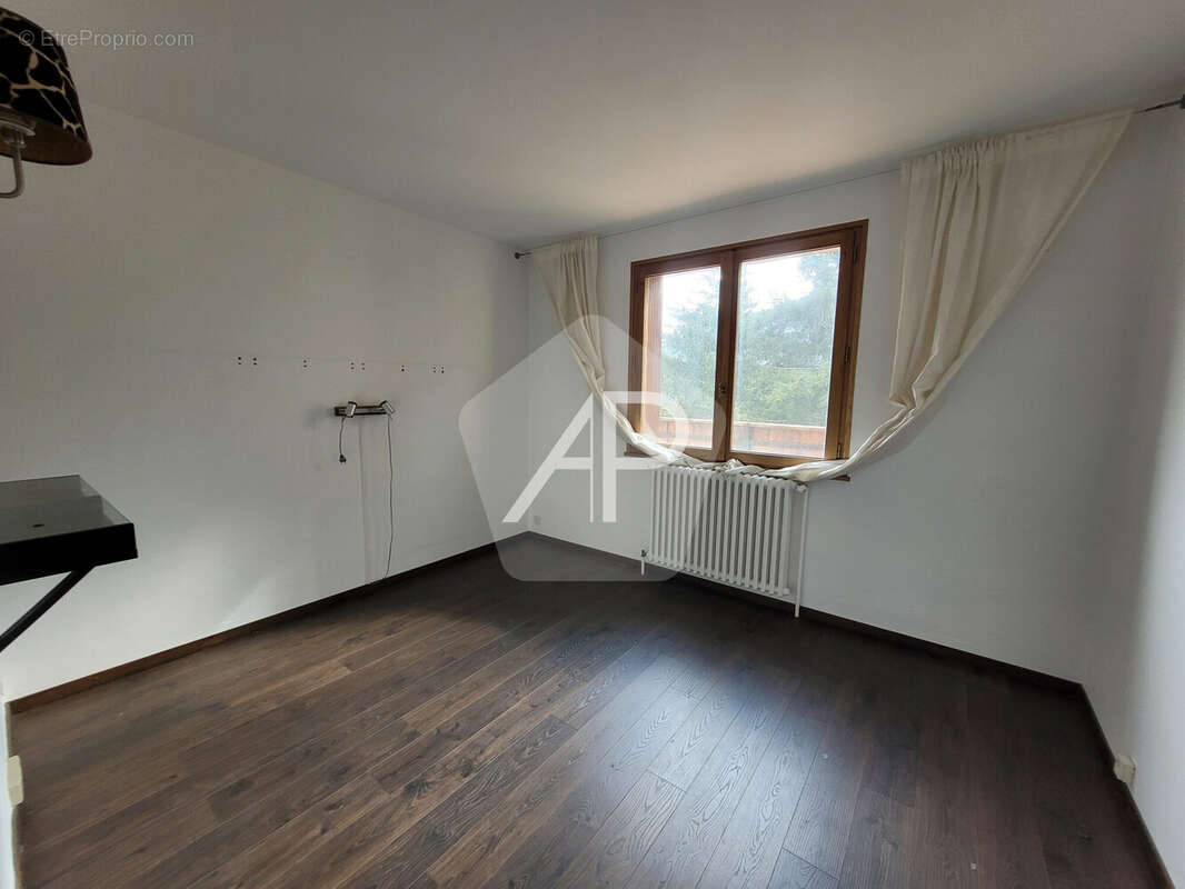 Maison 267 m² à Saint-Chaffrey  - photo 5
