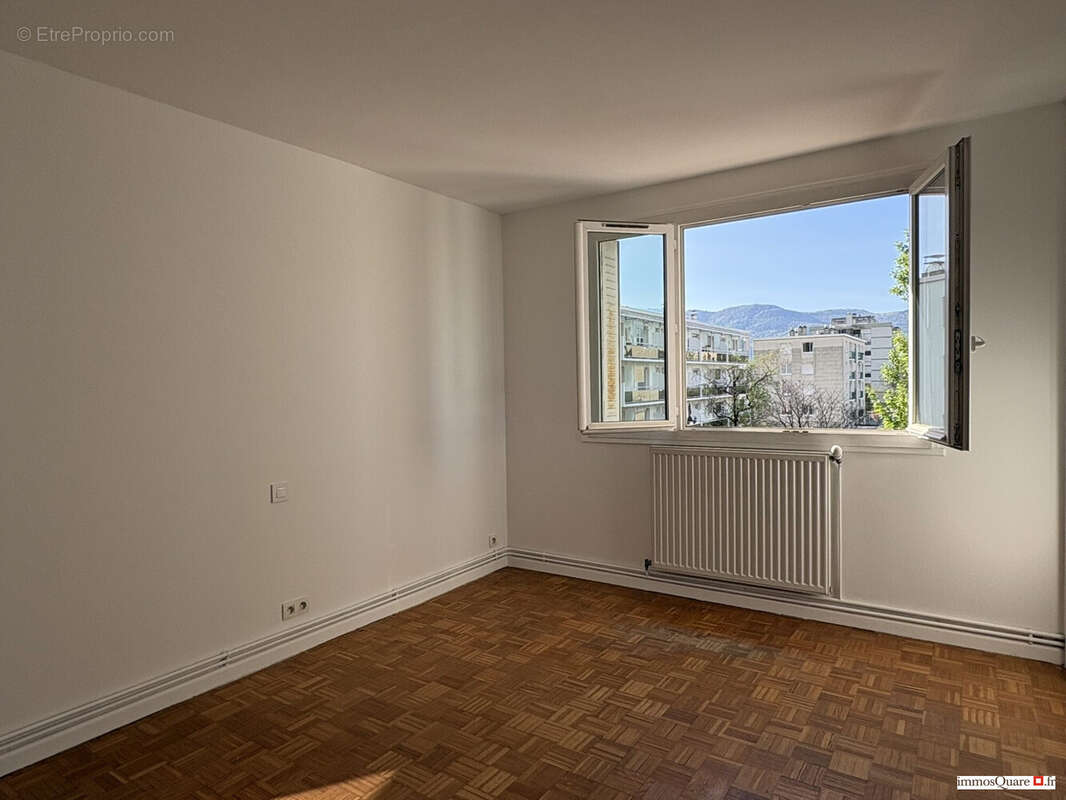 Appartement à MEYLAN