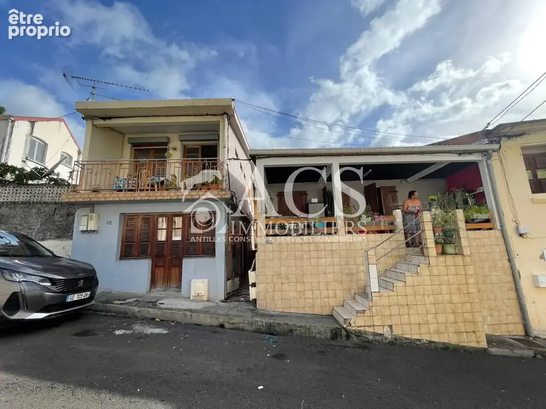 Ensemble immobilier de 7 logements   investissement locatif à saint-pierre - photo 1