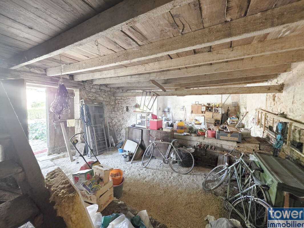 Maison à FRAYSSINET-LE-GELAT