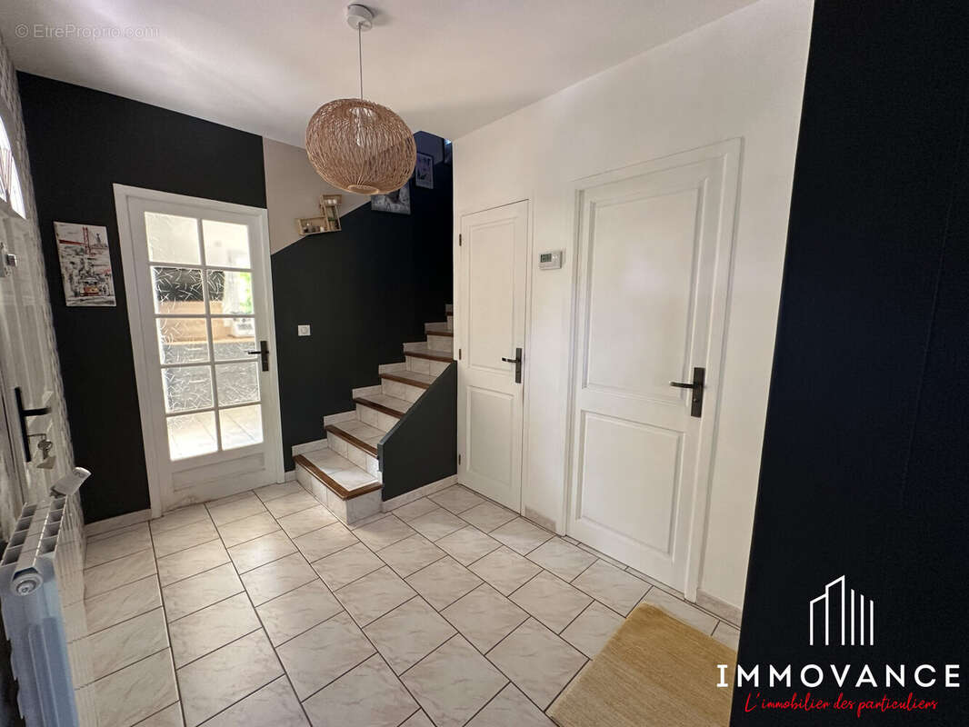 Maison 127 m² à Saint-Bres  - photo 3