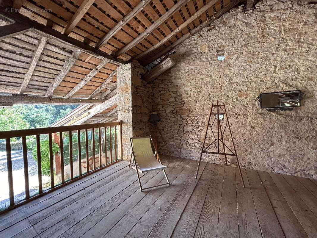 Maison de village T8, garage, grange, piscine sur 3456m² - photo 17