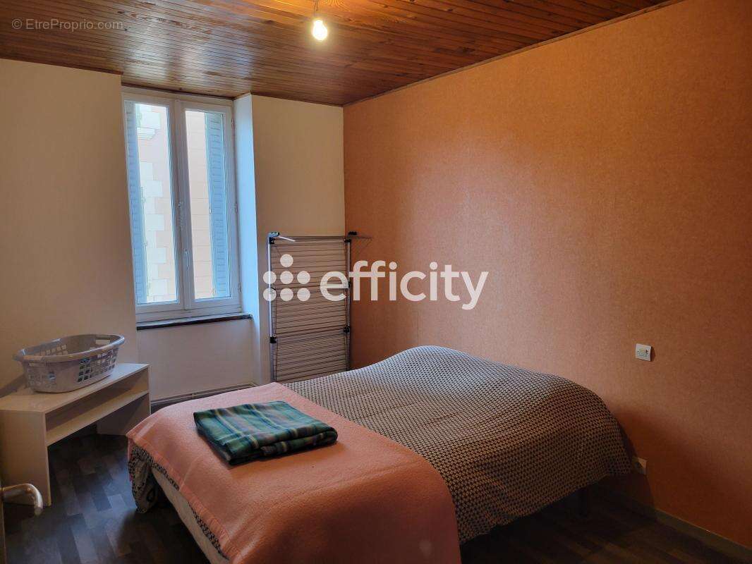 Appartement à BOURG-DE-PEAGE