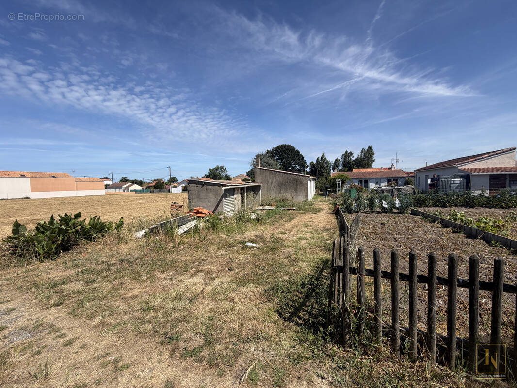 Terrain à LA PLAINE-SUR-MER