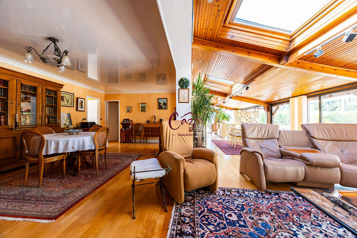 Maison familiale avec piscine , grand garage et studio indépendant MONTUSSAN - photo 3