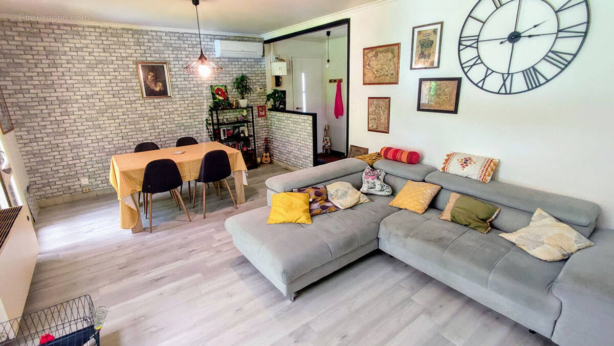 Maison à SAINT-PIERRE-DU-MONT