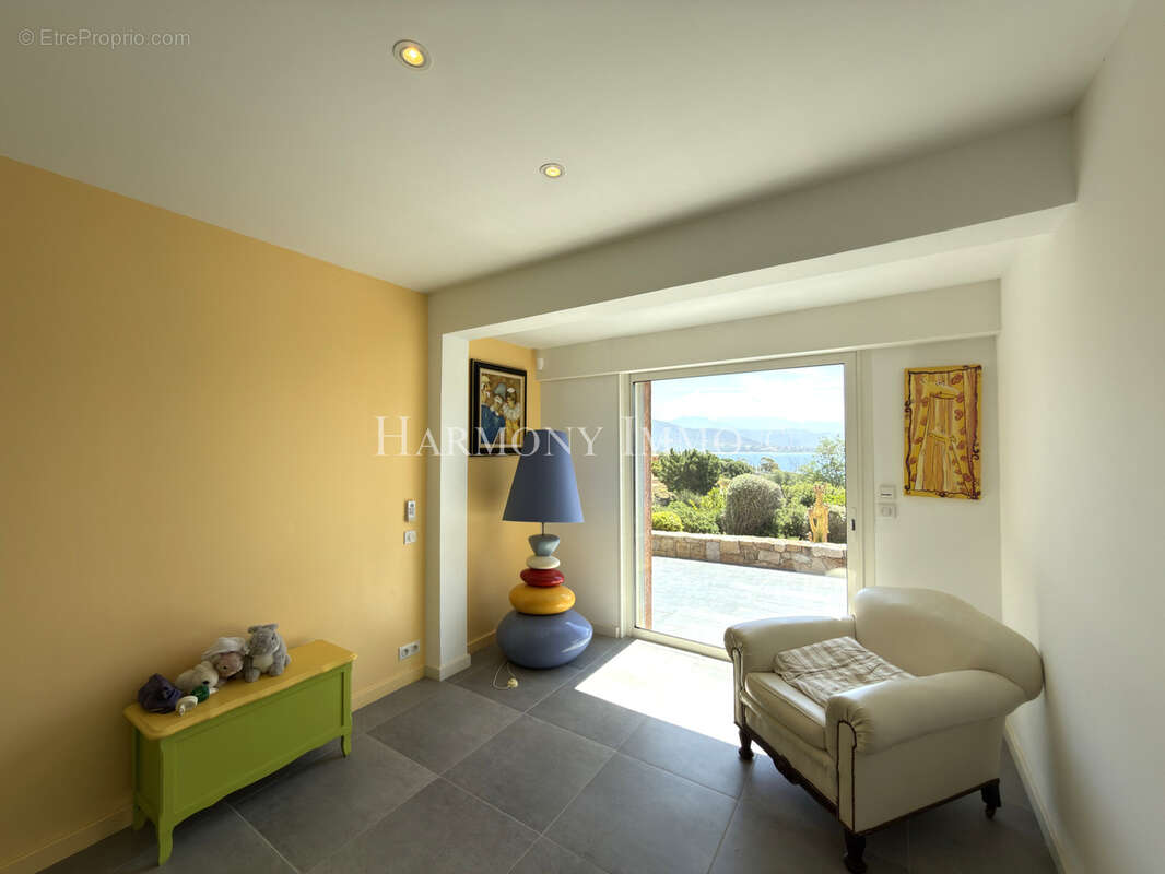 Villa avec une très belle double vue mer. - photo 8
