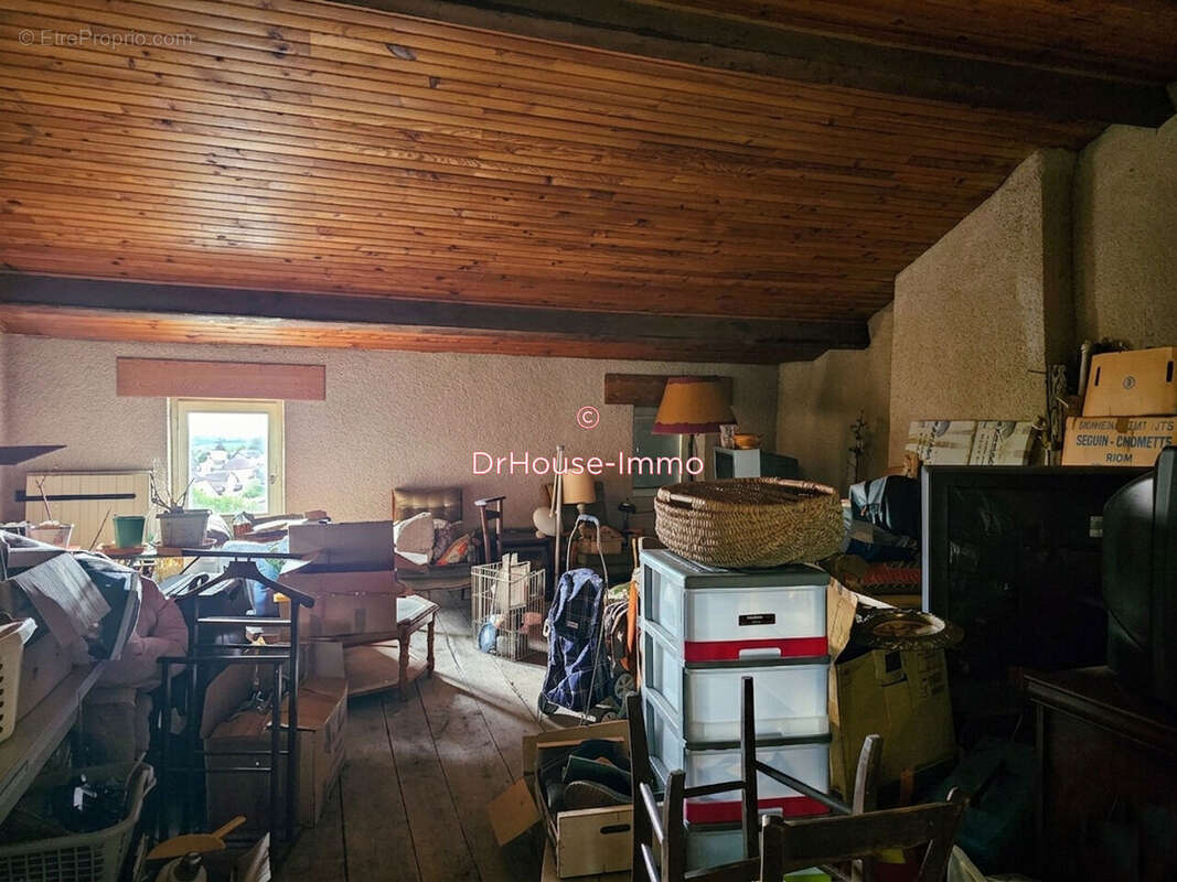 Maison 97 m² à Menetrol  - photo 9